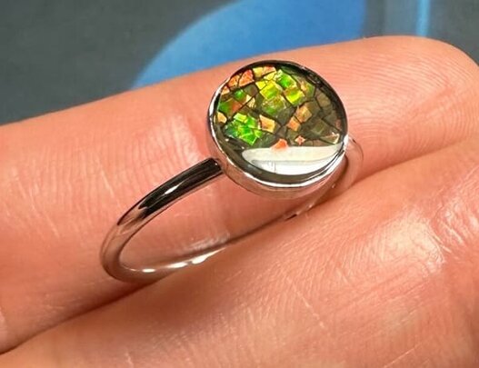 Anillo con ammolita