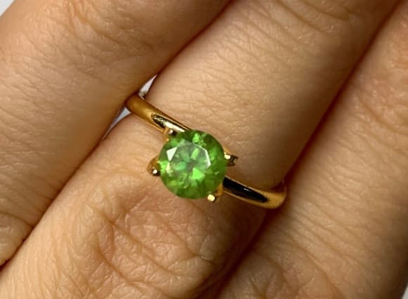 Anillo demantoide granate