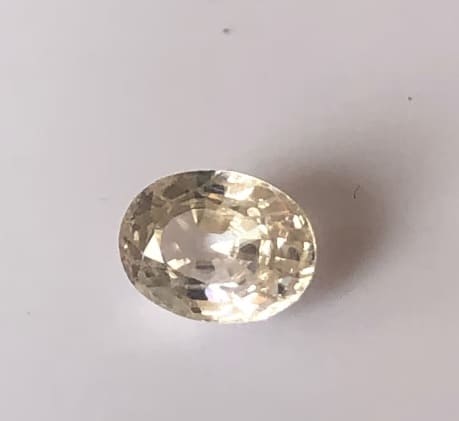 Bonito circón para hacer joyas