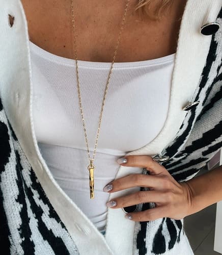 Collar tipo cuerda