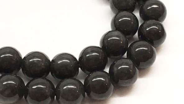 El jade negro es una buena opción para joyería
