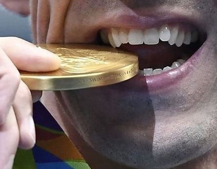 Muerde el oro para saber si es real