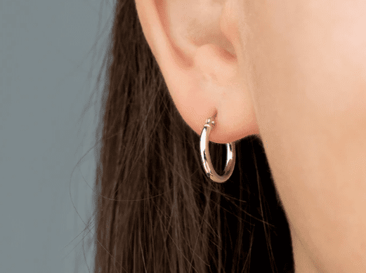 Unos pendientes fabricados con este metal precioso